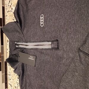 Audi 1/4 Zip L NWT W/ Left arm zipper pocket and thumb holes, dark gray